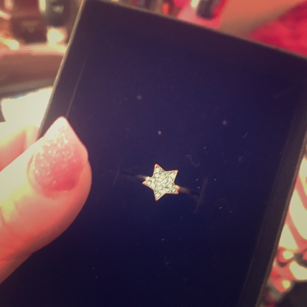 Cute star ring